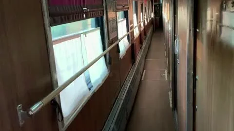 ladyman drilled Girlfriend In The train while No One Sees
