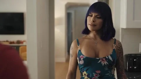 lascivious And busty TS Foxxy And Plumber Draven Takes Turn nailing booties