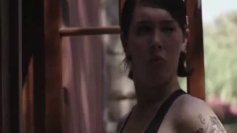 Daisy Taylor nails Woman Stuck In Window