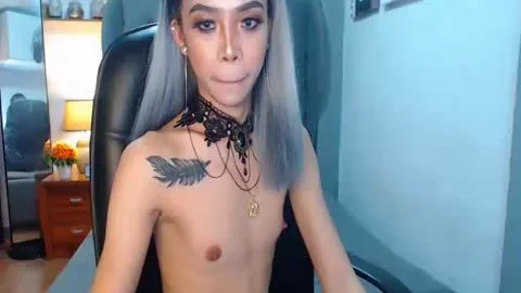 pretty Petite oriental Trans On web camera
